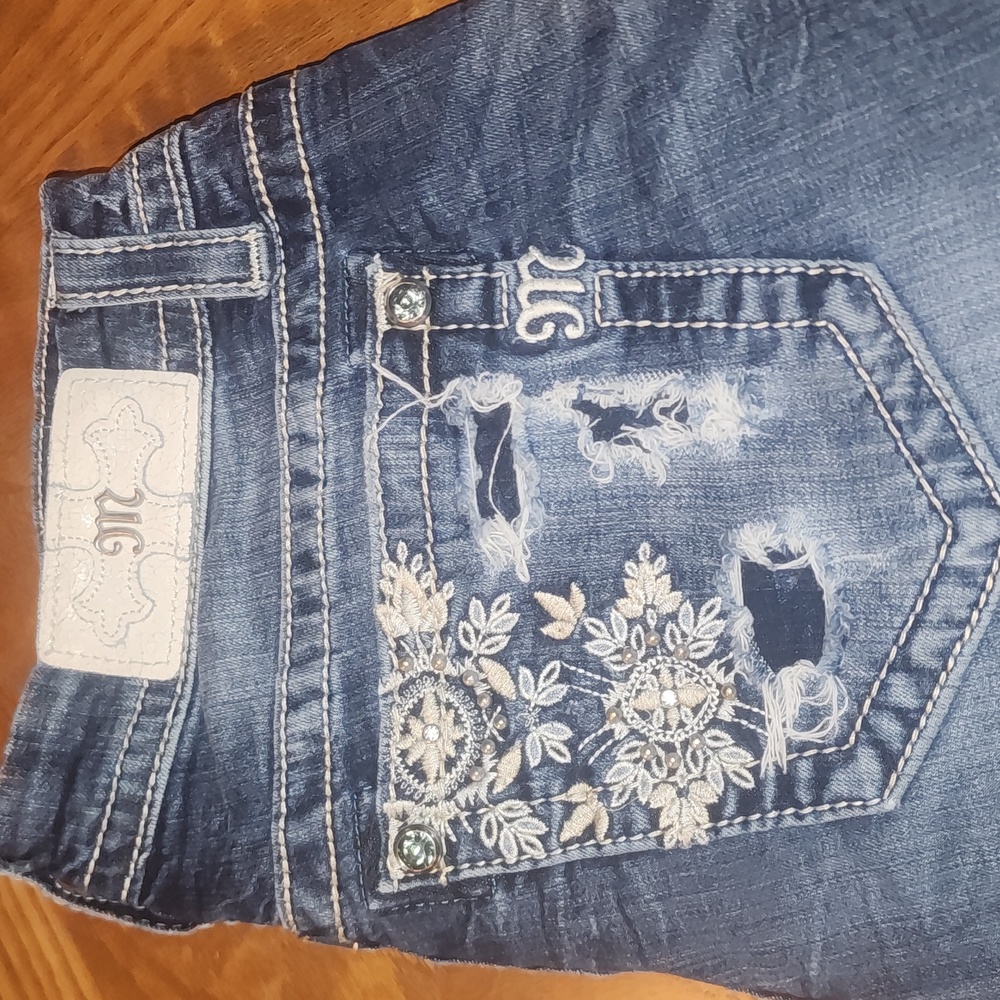 Miss Me Cropped Jeans